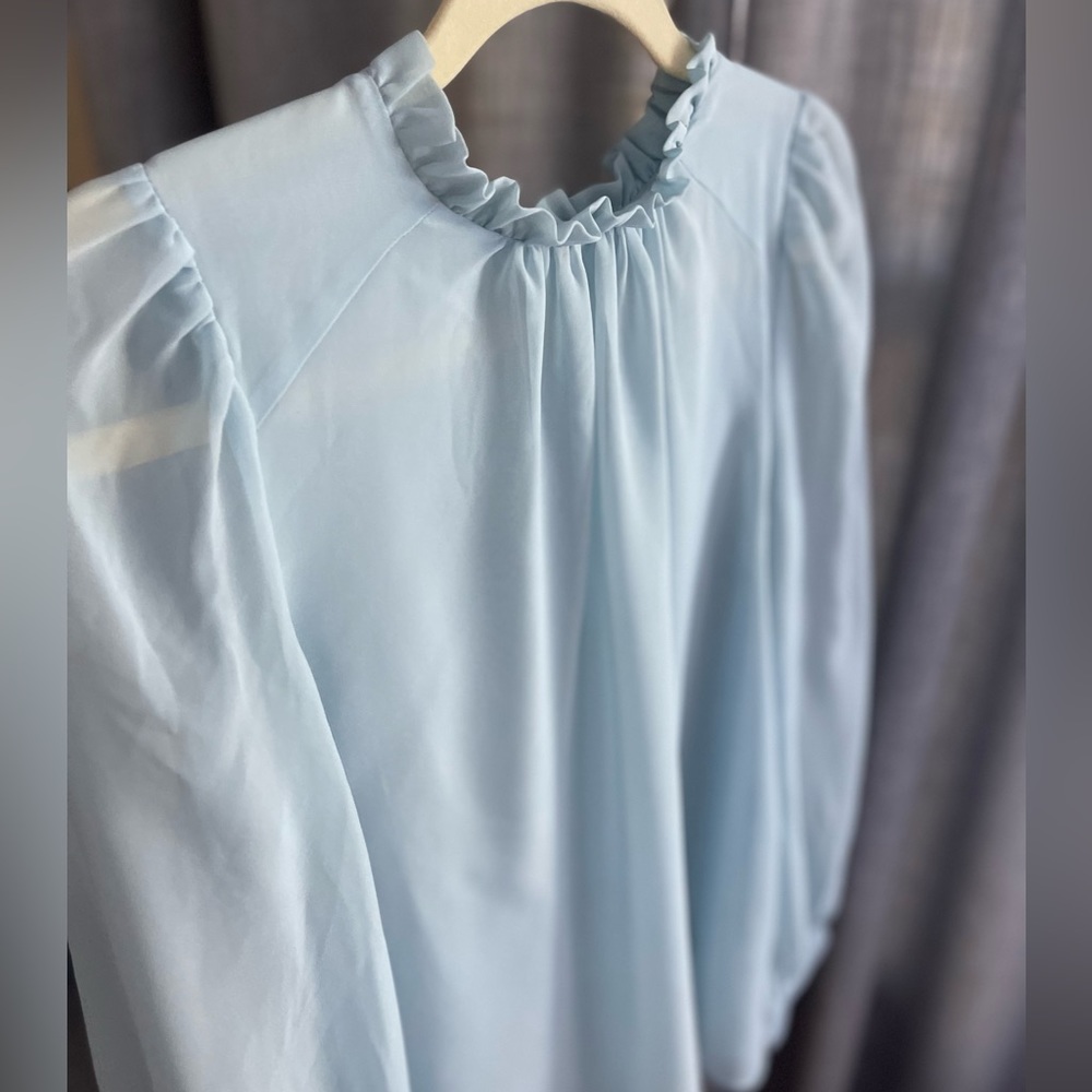 GORGEOUS Worthington XS(closer to a S)powder blue high neck long sleeve blouse